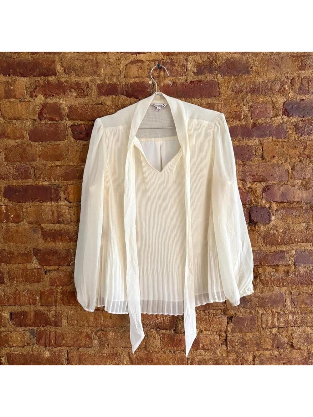 Nanette Lepore cream blouse with tie front detail and pleated texture - Picture 2 of 5